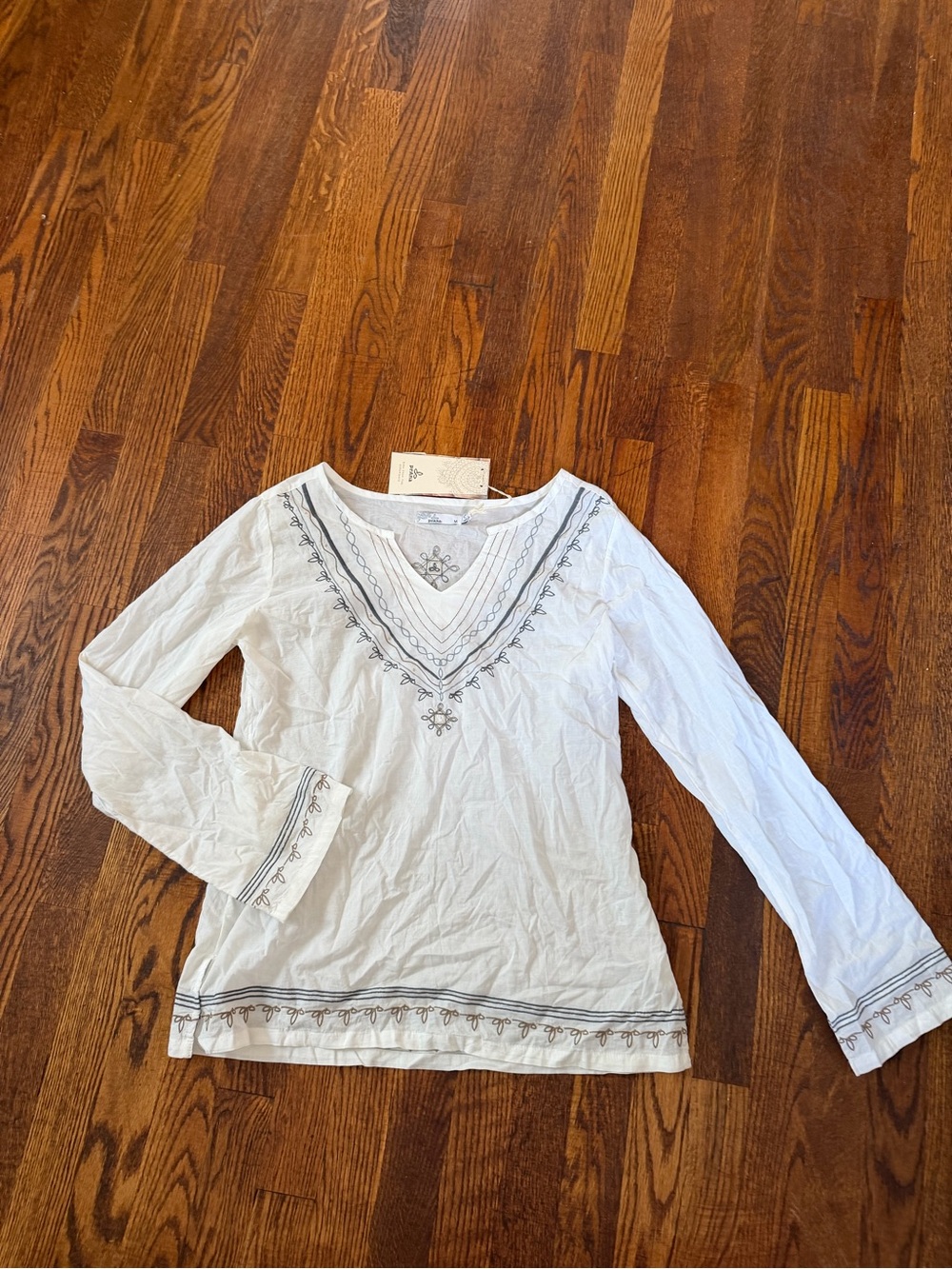 Prana White Long Sleeve V-Neck Tunic with Gray Embroidery